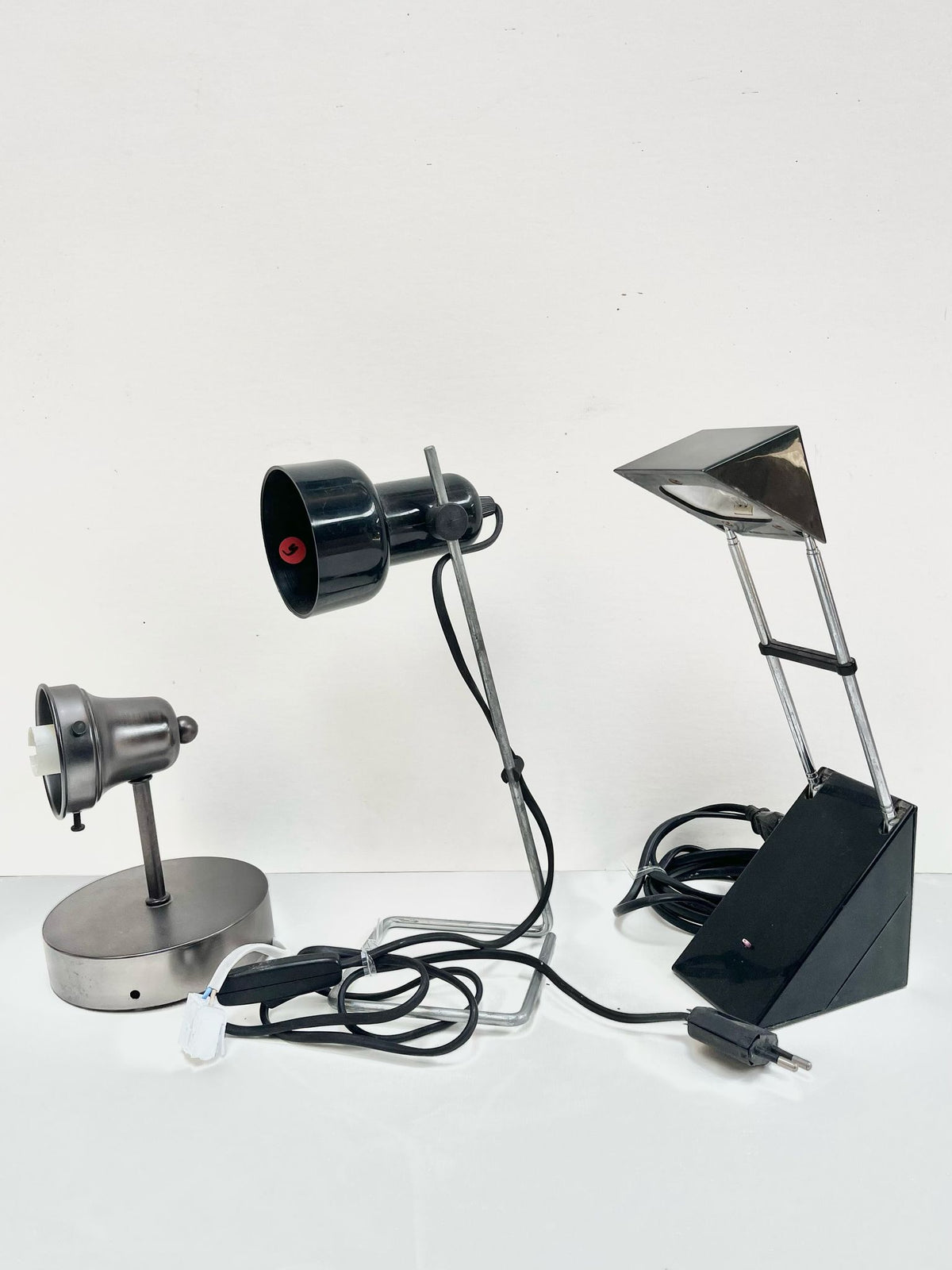 Lampes de bureaux noires et grises