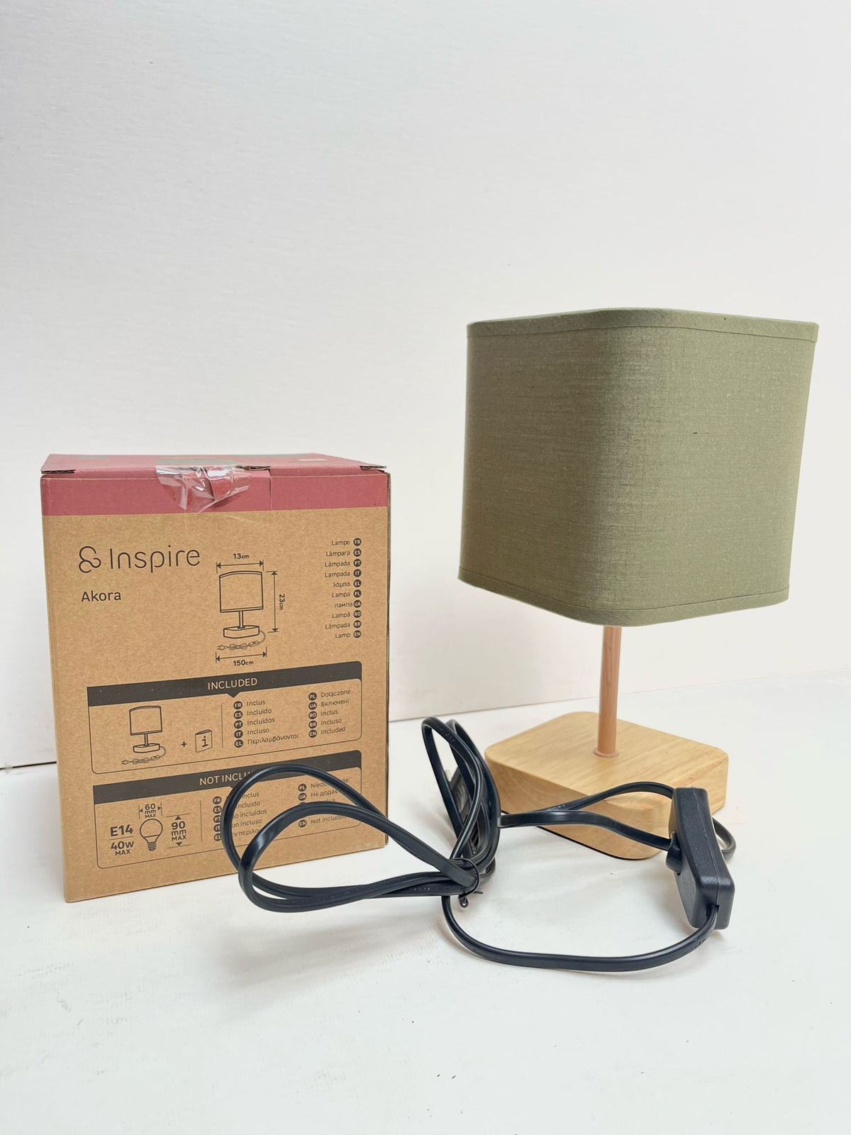 Lampe vert et bois marron clair