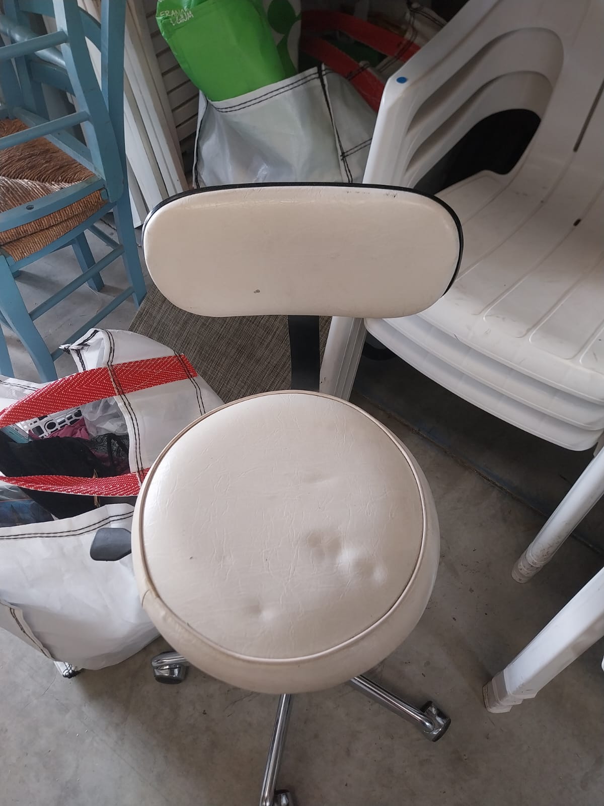 Chaise roulante de bureau en cuir