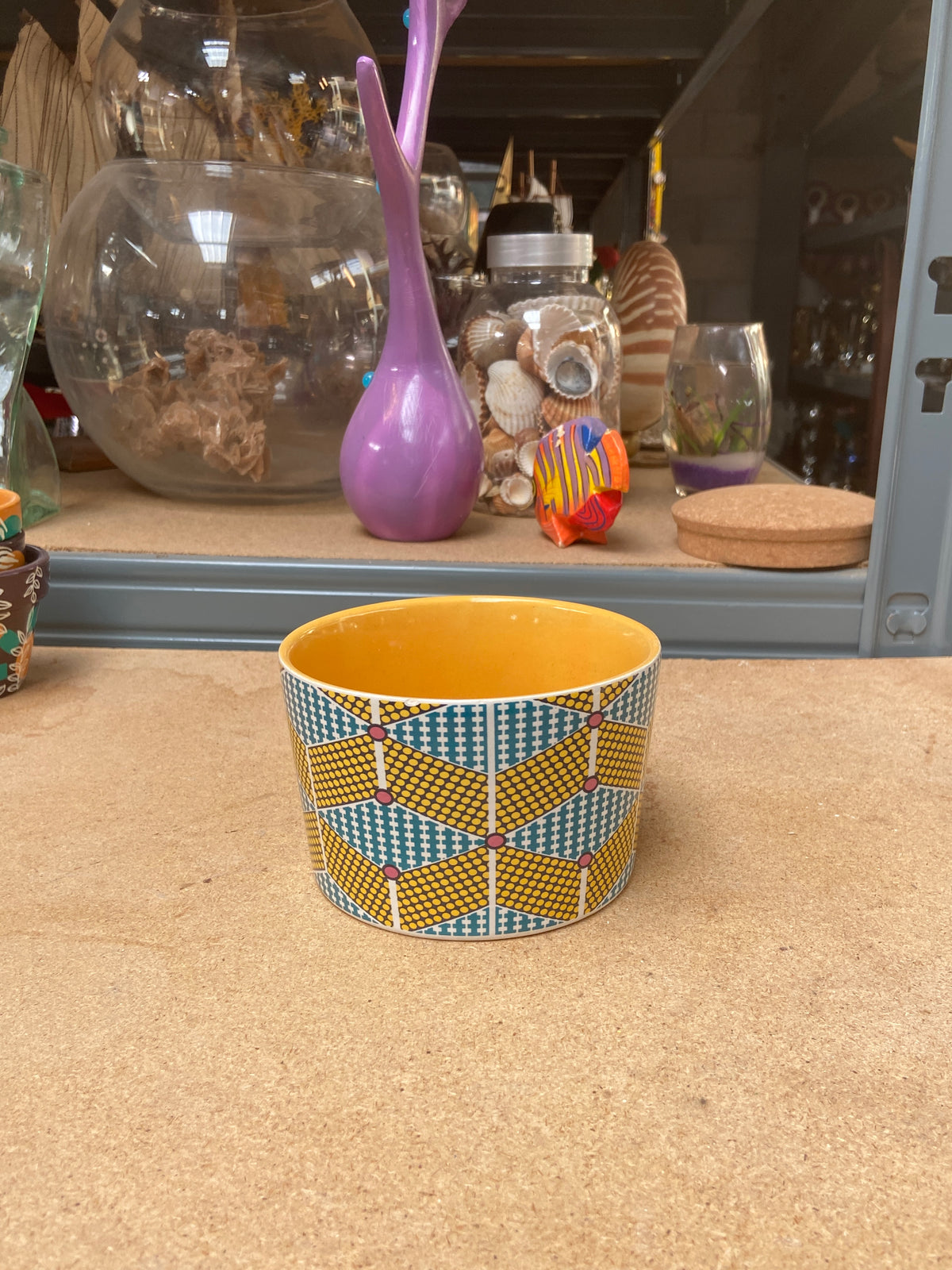 Pot - motif géométrique jaune