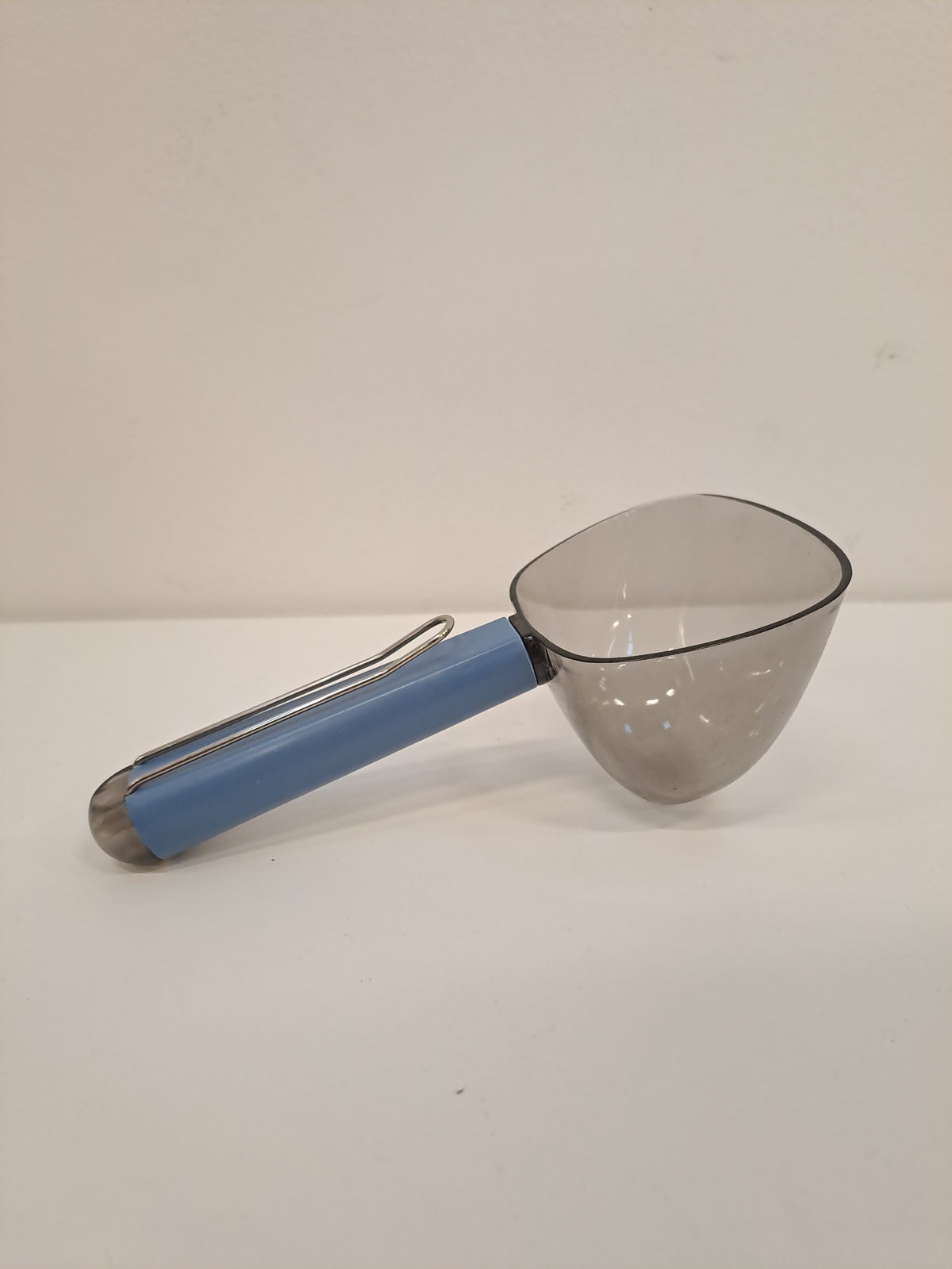 Pelle à nourriture pour chien