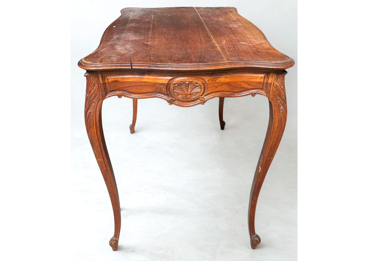 Table d'appoint style Louis XV