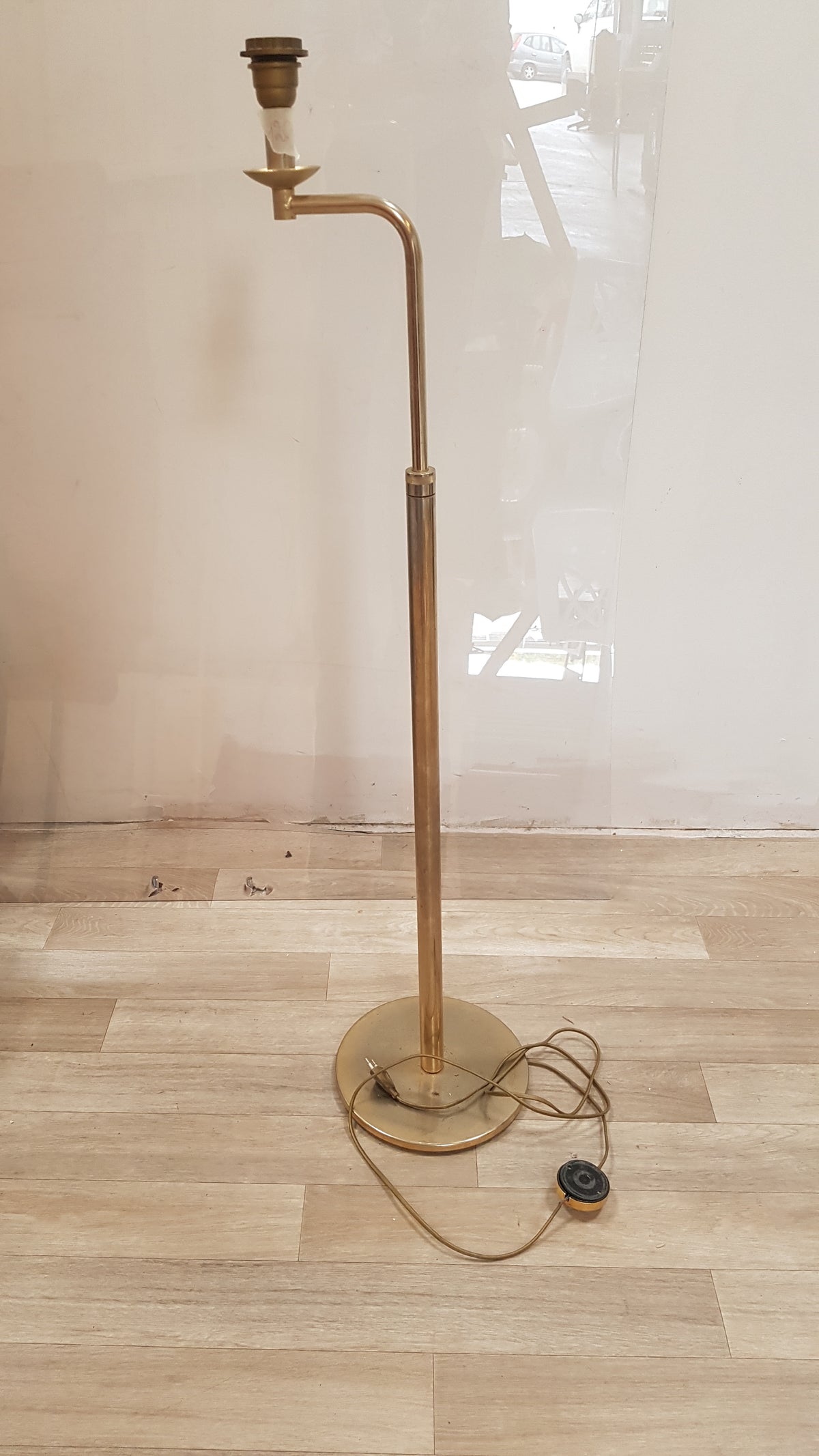 Pied de lampe à pied