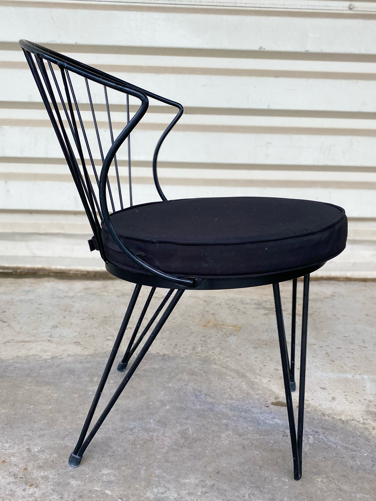 Chaise / fauteuil noir moderne
