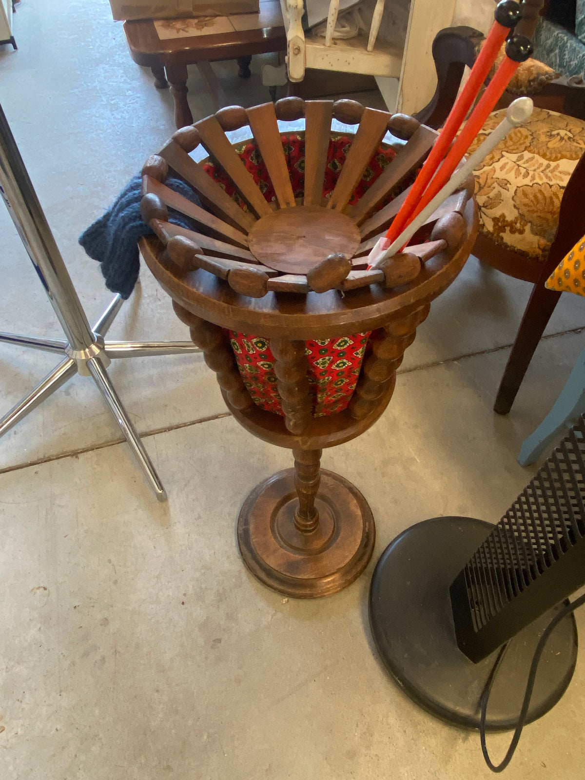 Porte bobine en laine bois et tissu rouge