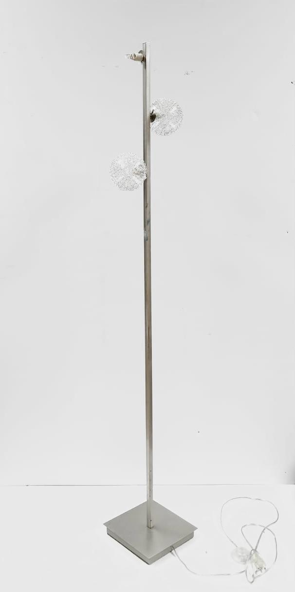 Lampadaire argenté