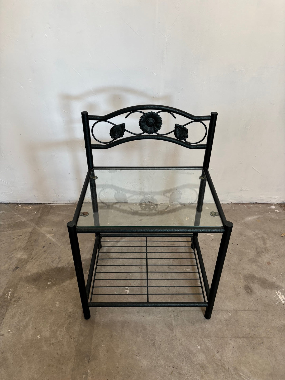 Table d'appoint avec plateau en verre