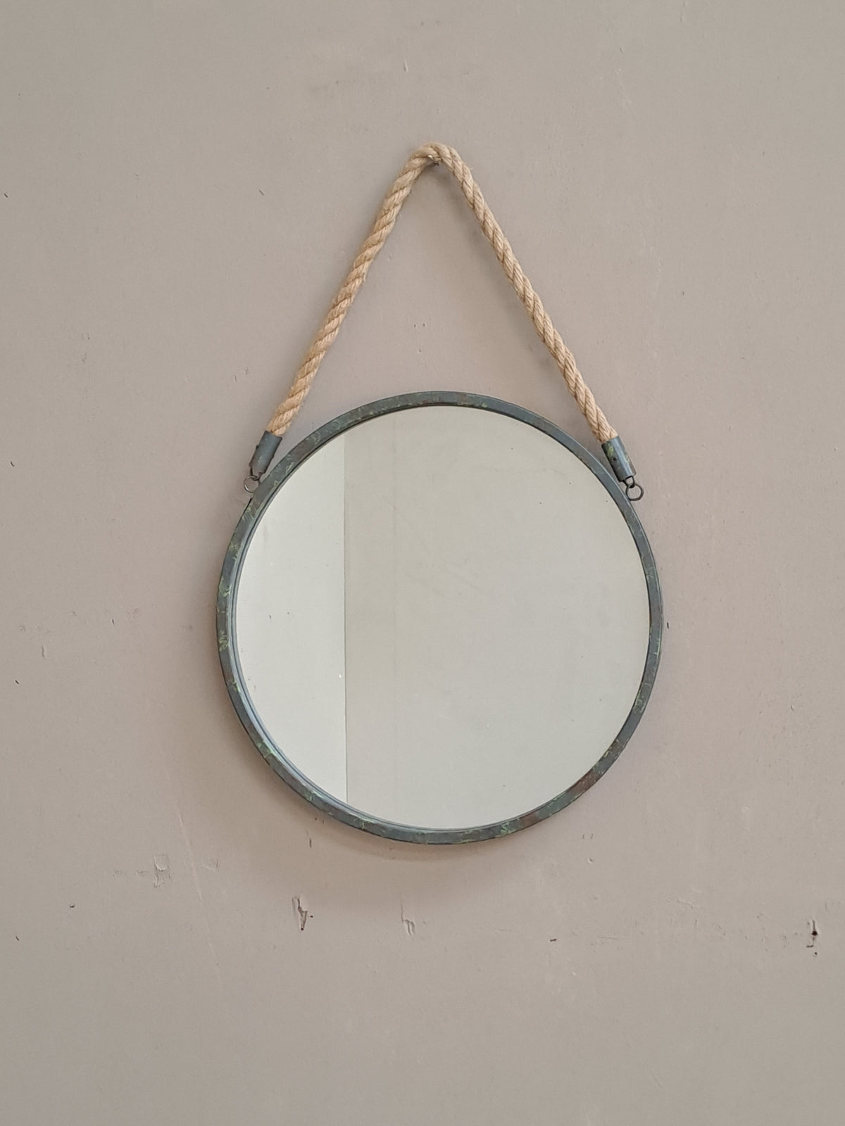 Miroir marin rond avec cadre en métal et corde