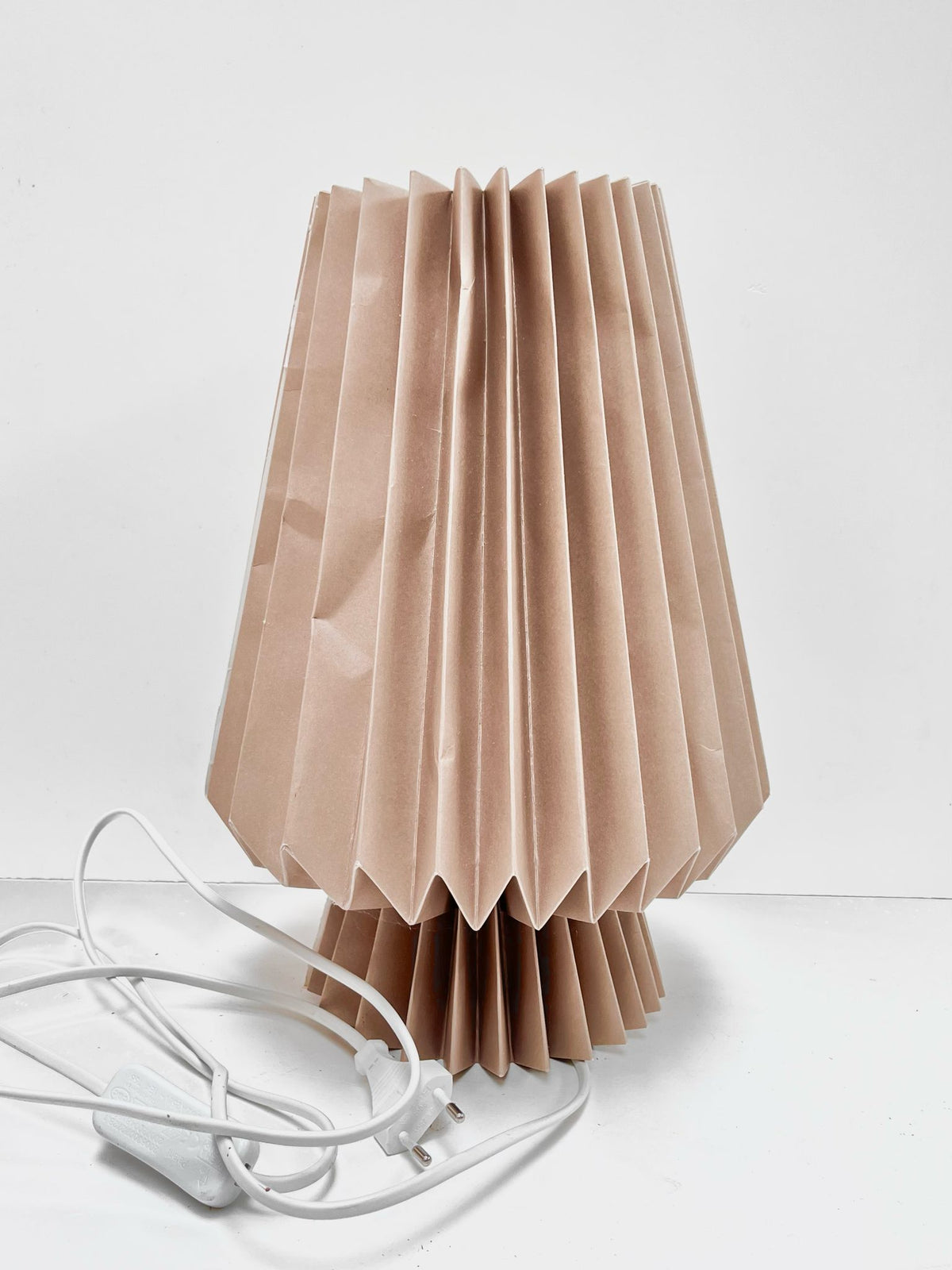 Lampe en papier beige