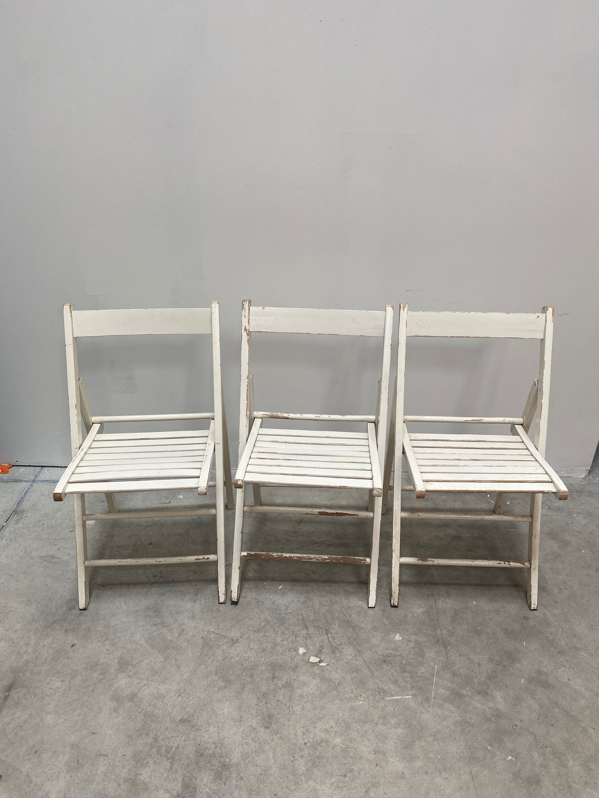 Chaise pliable d'extérieur blanche