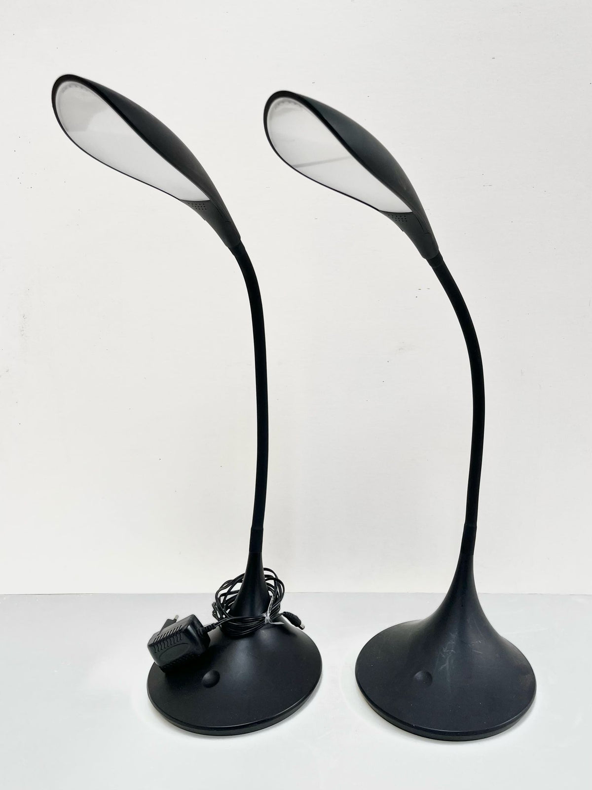 Lampe de bureau noire