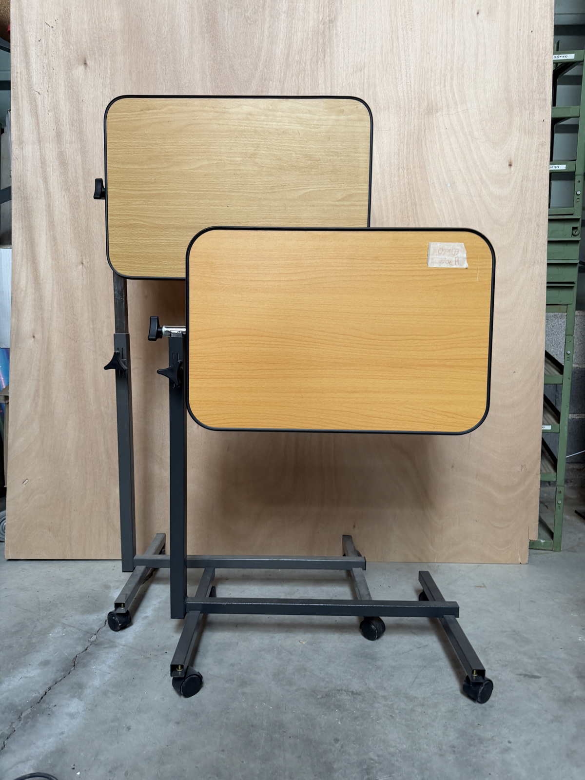 Tablette à roulettes - bois