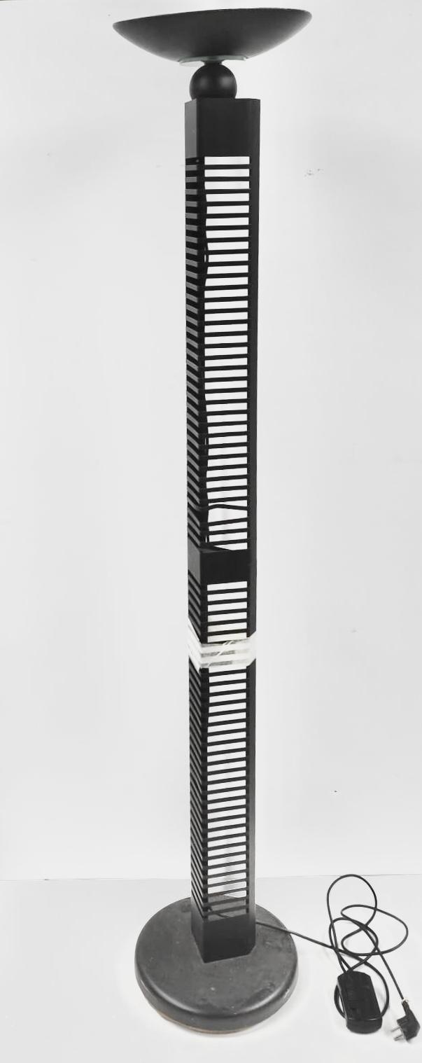 Lampadaire porte CD noir inox