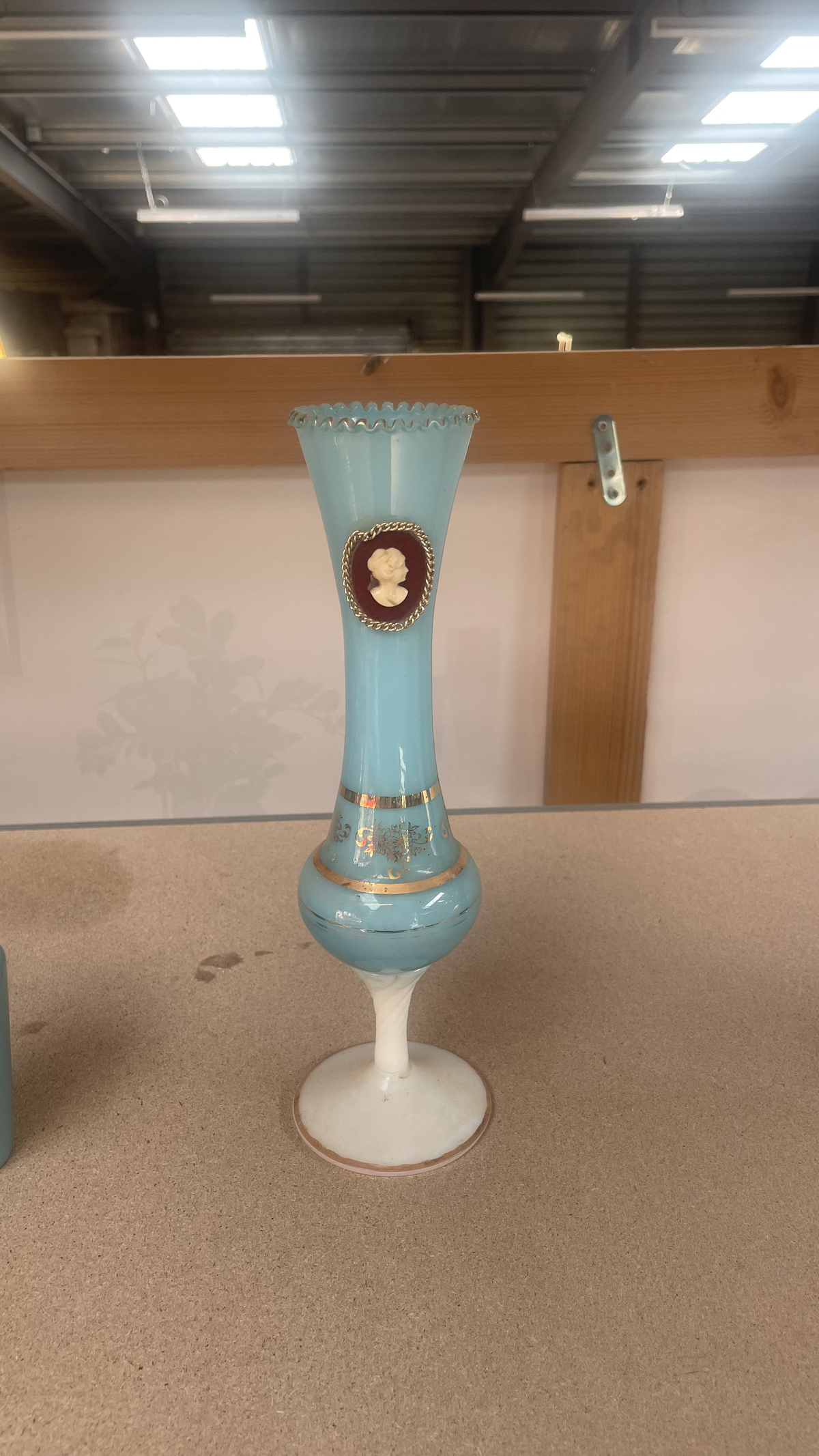 Vase sur pied bleu - verre