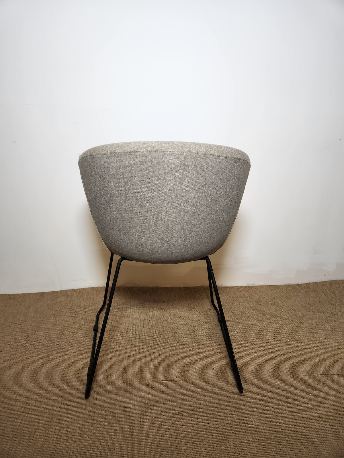 Chaise en tissu grise