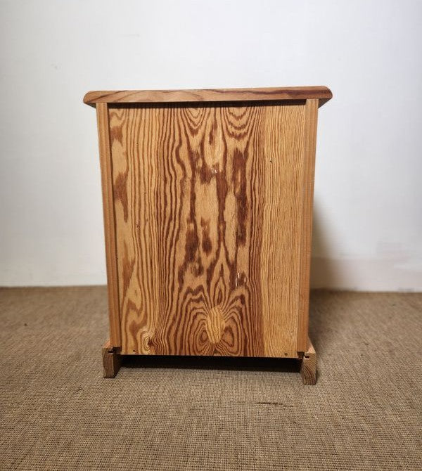 Table de chevet en bois massif, style vintage