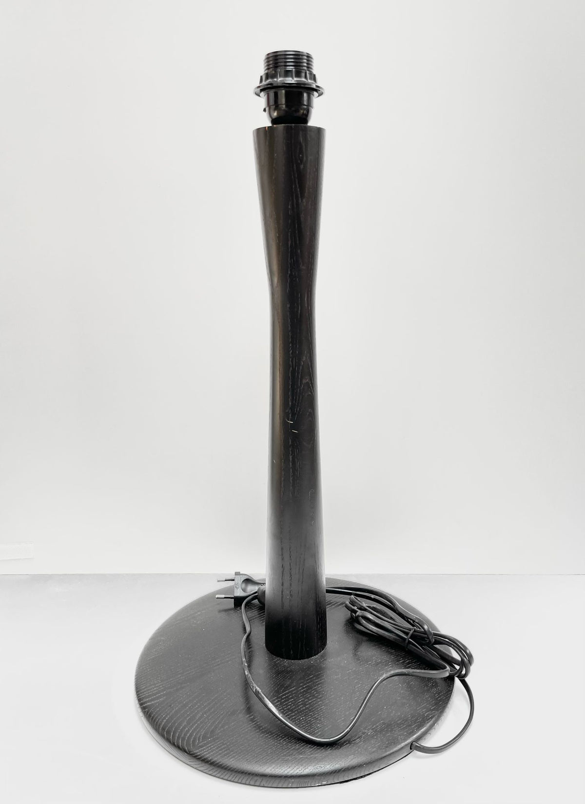 Pied de lampe bois noir