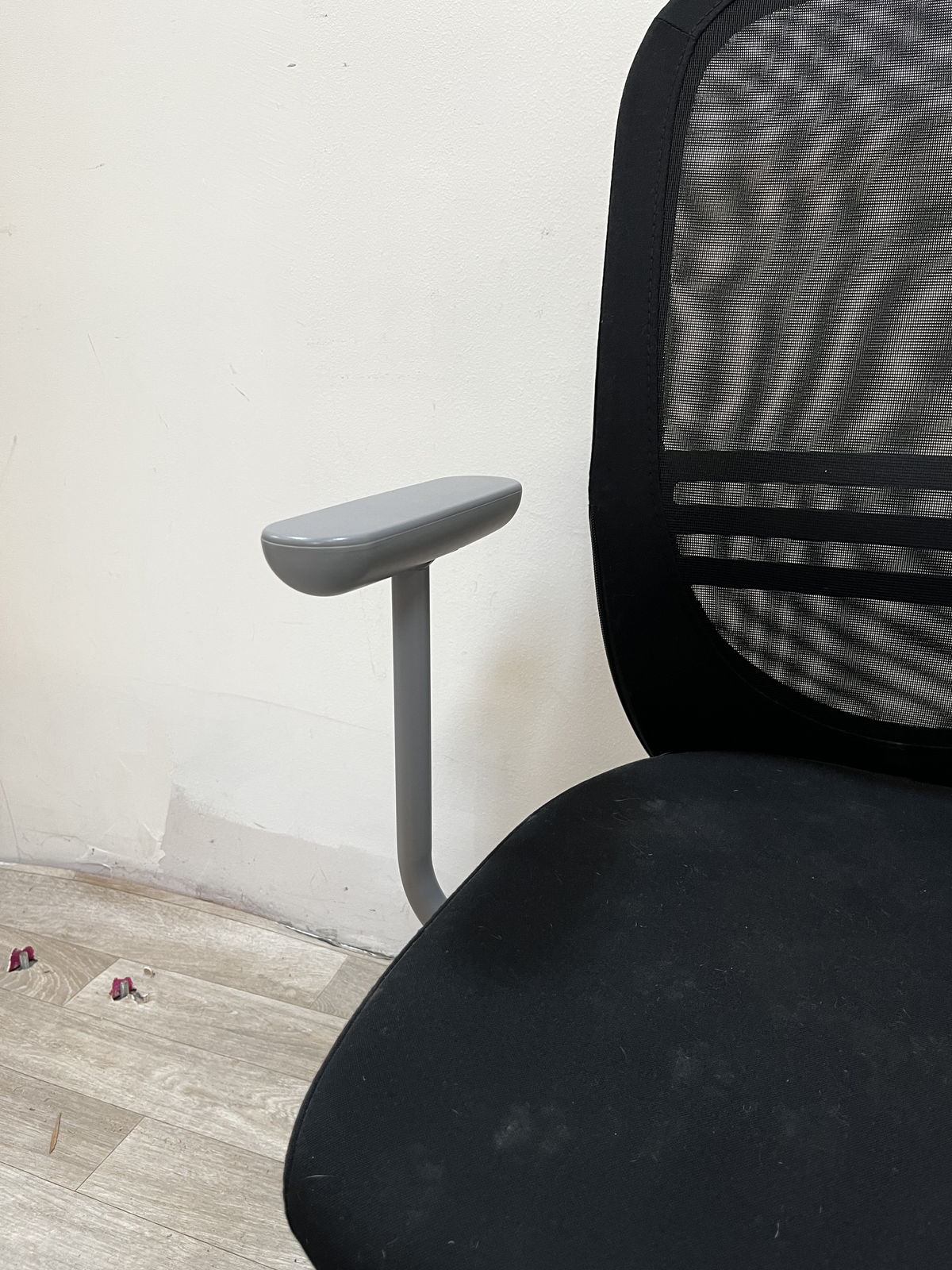 Fauteuil bureau noir accoudoir gris