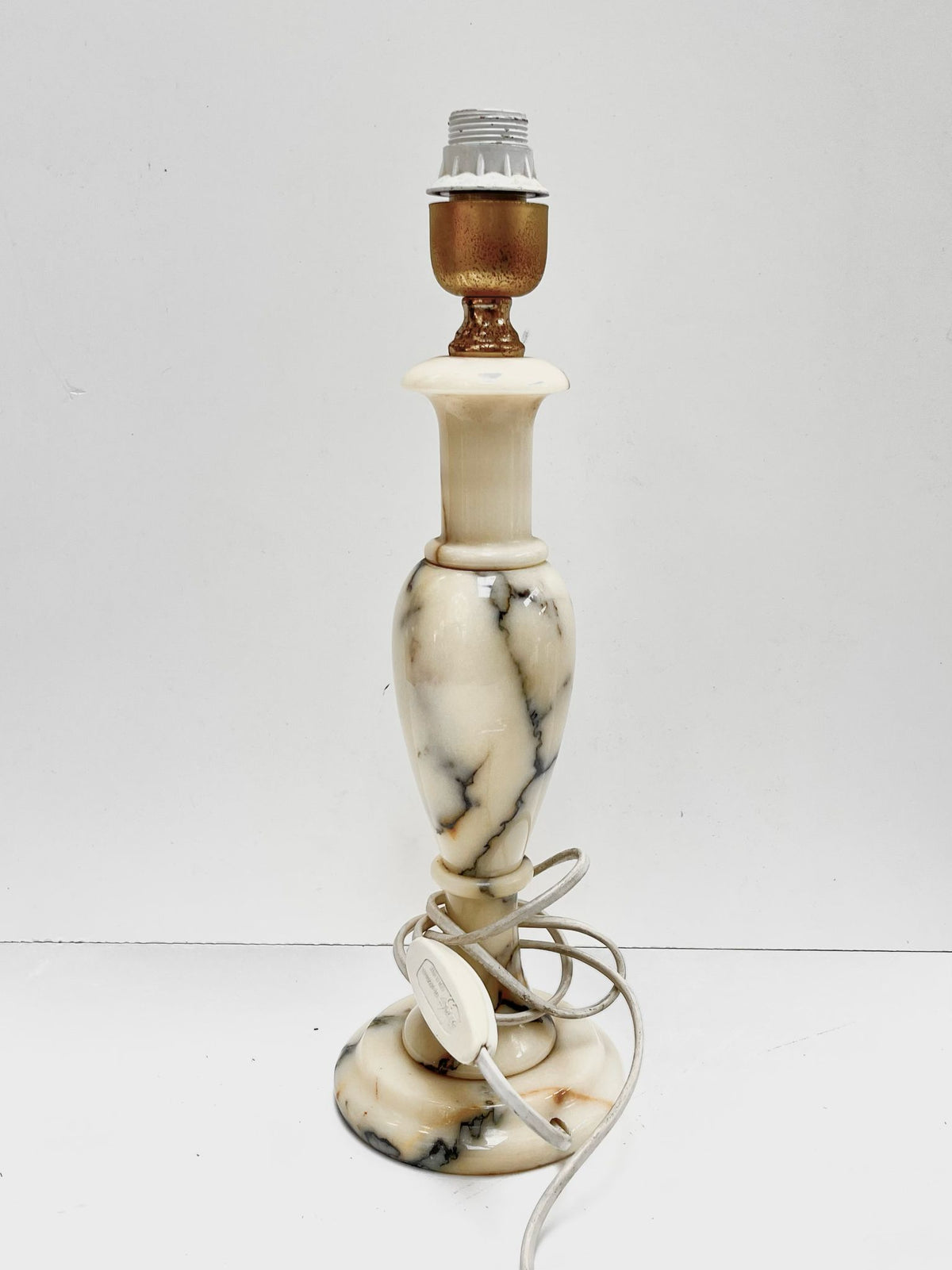 Pied de lampe en marbre
