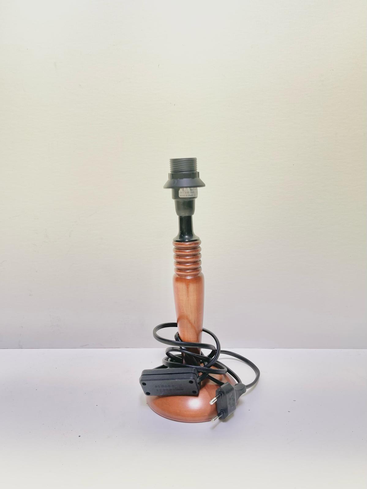 Pied de lampe en bois