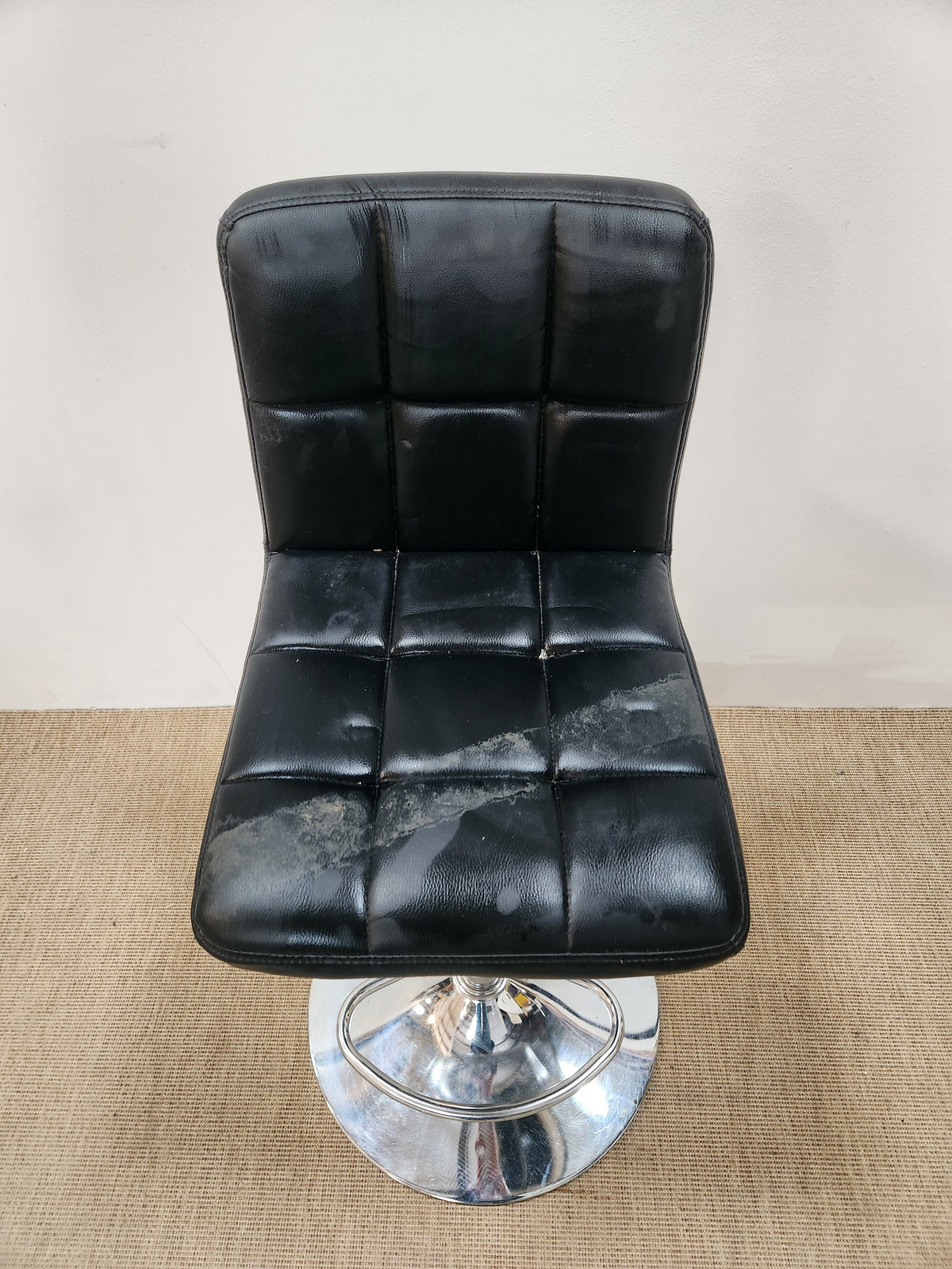 Chaise tournante noir simili cuir