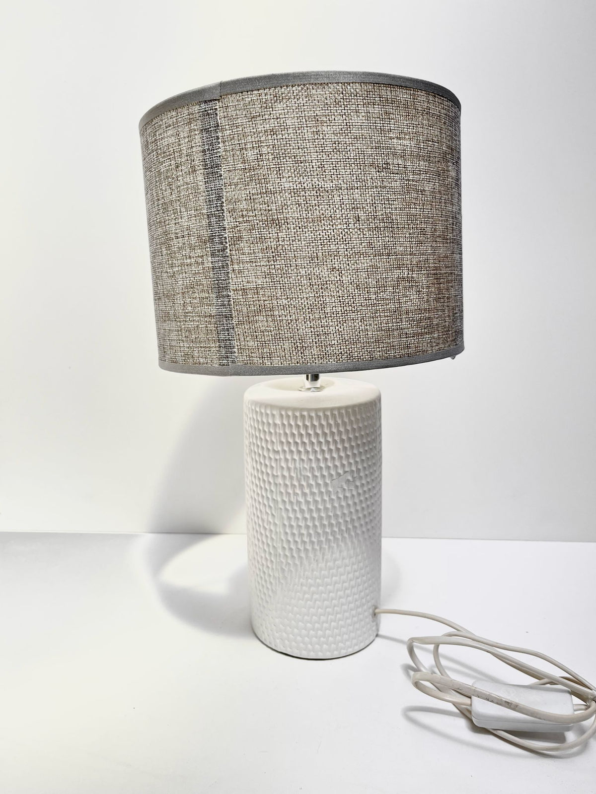 Lampe en céramique blanche