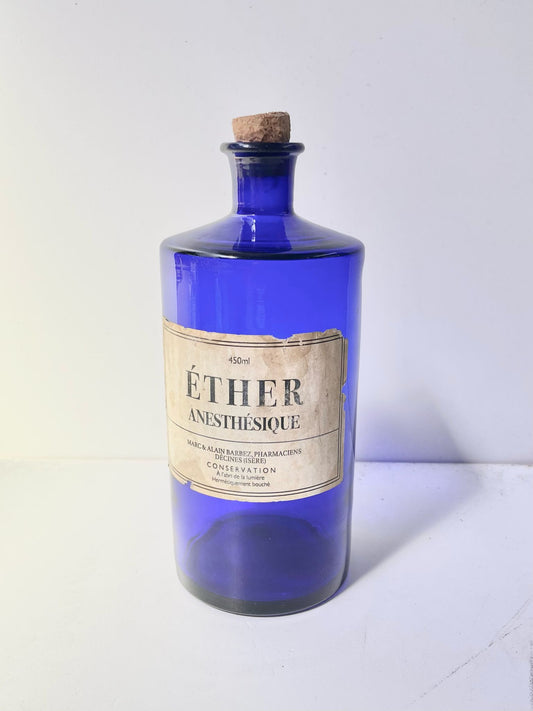 Bouteille en verre d'éther
