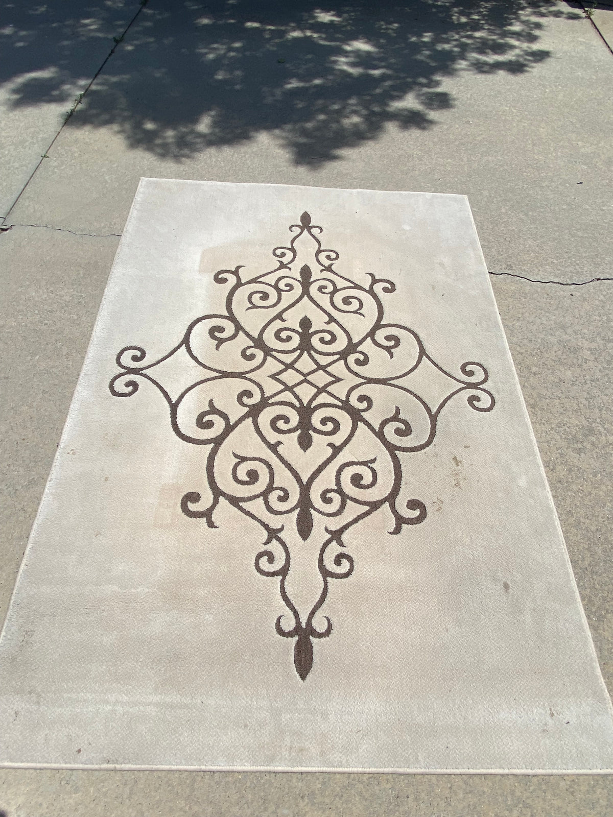 Tapis blanc à motif