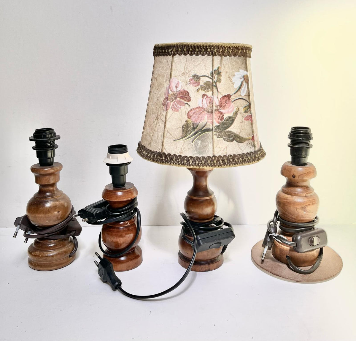 Pied de lampe en bois