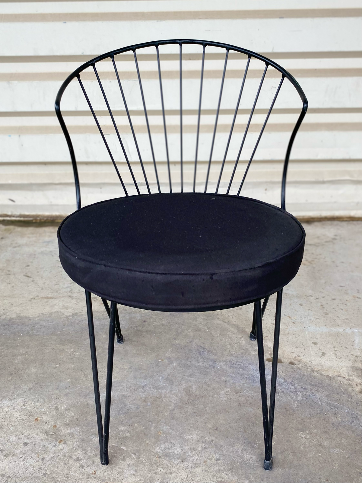 Chaise / fauteuil noir moderne