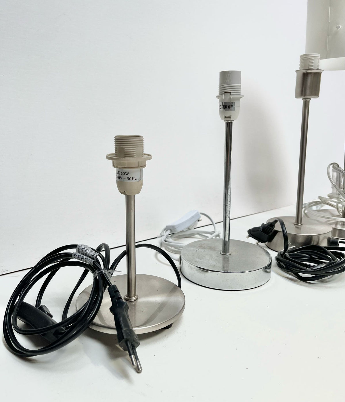 Pied de lampe moderne argenté