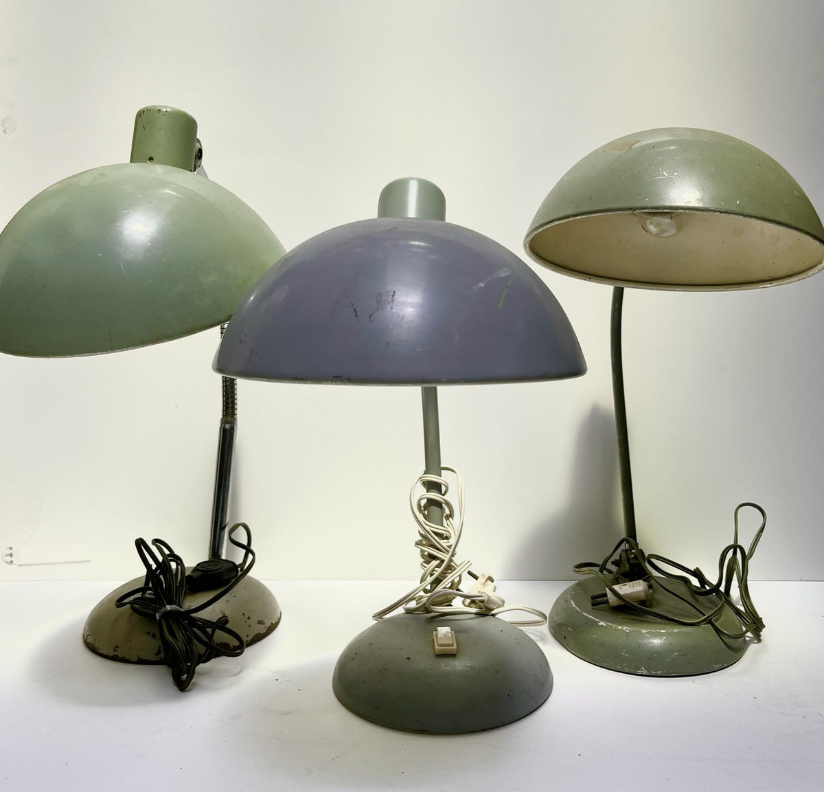 Lampes de bureau vertes et bleue