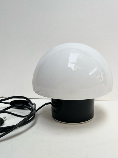 Lampe blanche et noire