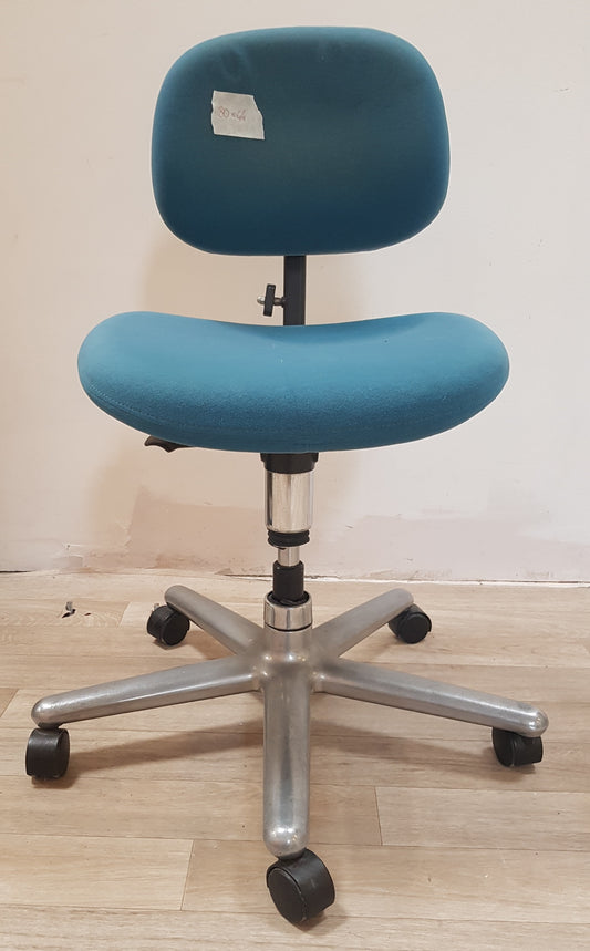 Chaise de bureau à roulettes
