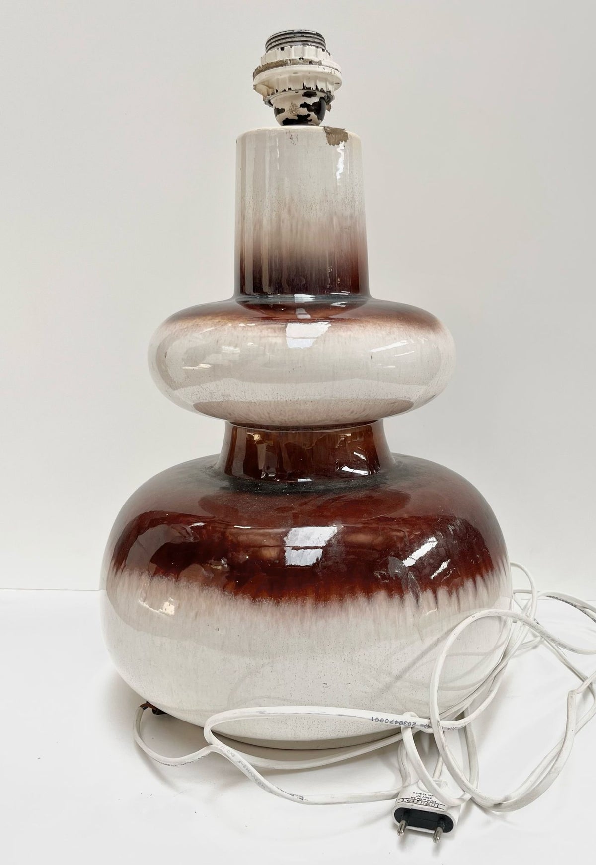Lampe en céramique blanche et marron