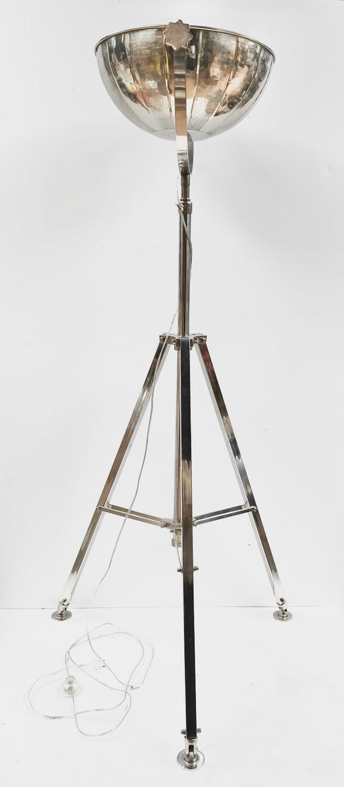Lampadaire projecteur