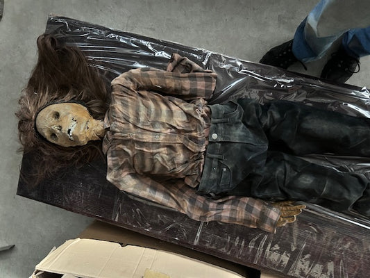 Faux Cadavre Femme 1