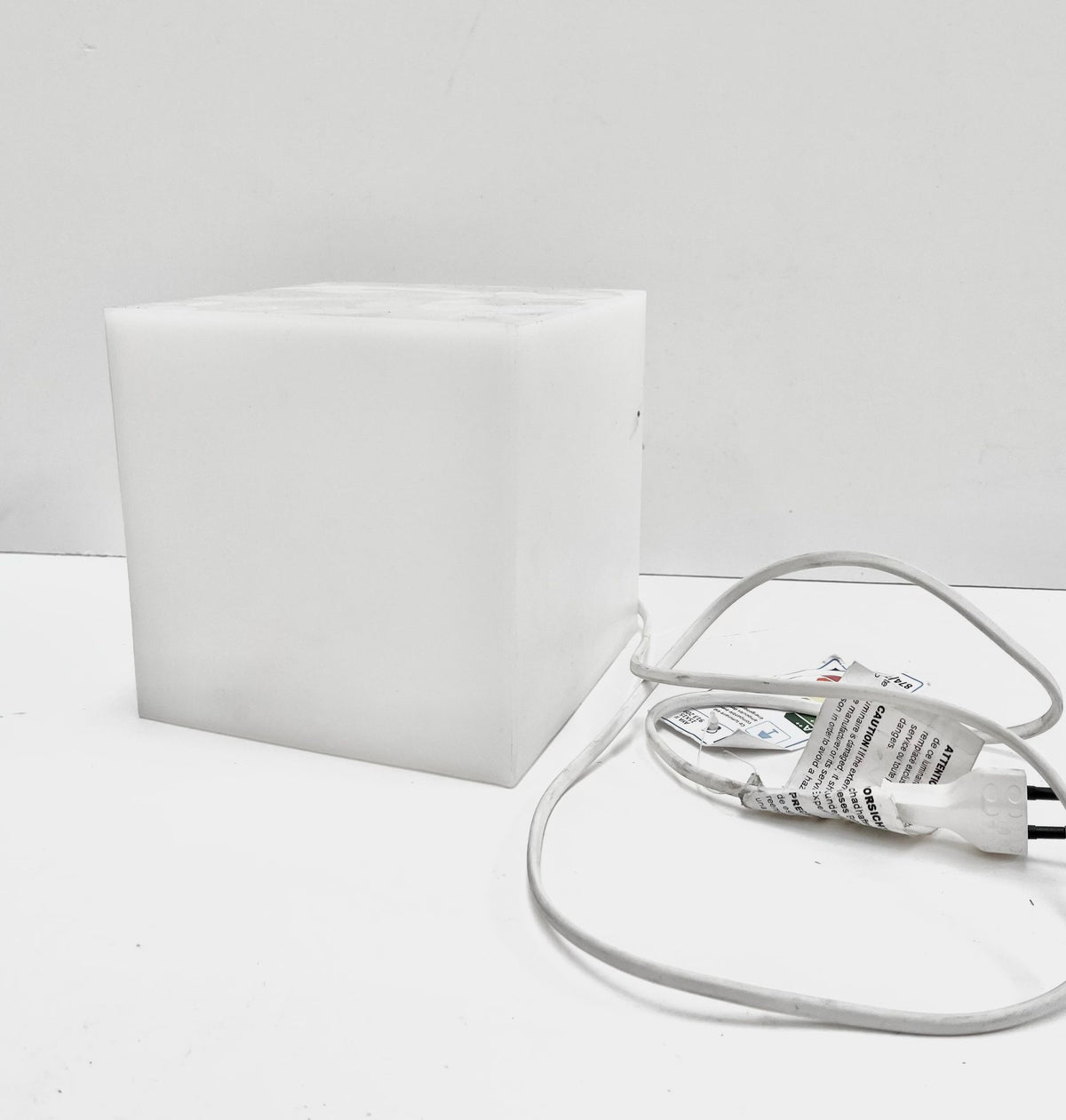 Lampe cube blanc
