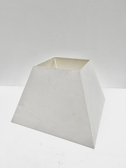 Abat-jour blanc triangle