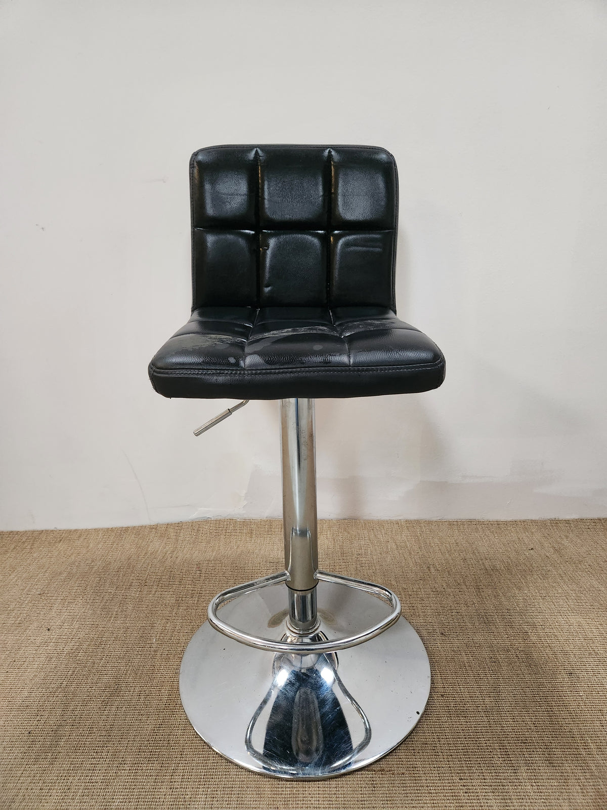 Chaise tournante noir simili cuir