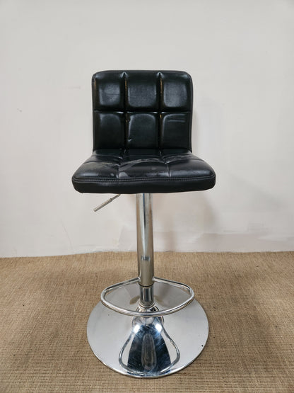 Chaise tournante noir simili cuir