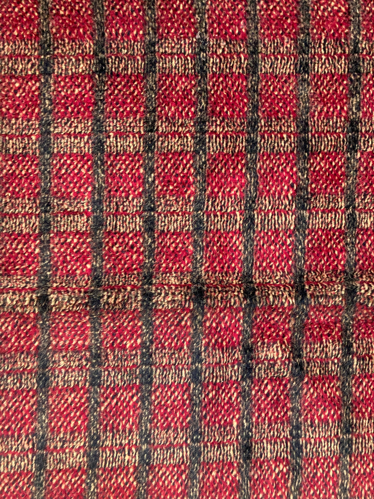 Tapis oriental rouge et noir
