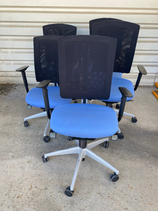 Chaises roulantes de bureau bleu