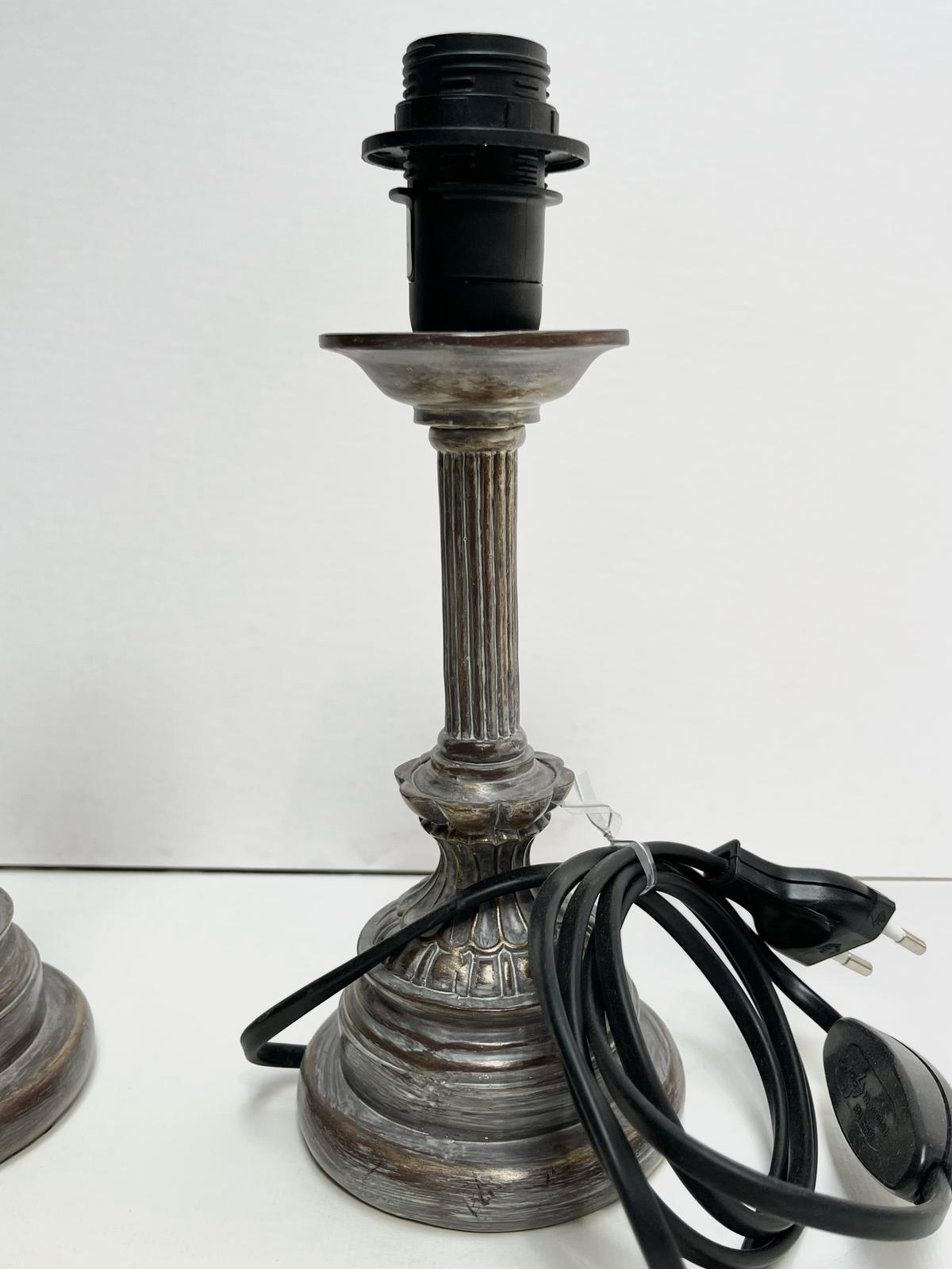 Pied de lampe argenté