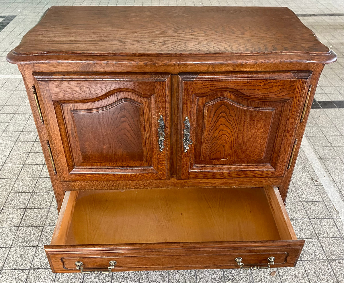 Commode en bois vintage