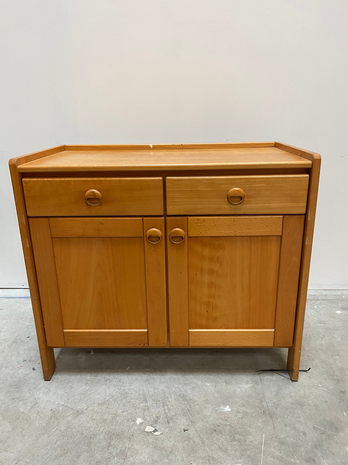 Buffet en bois avec tiroir et rangement