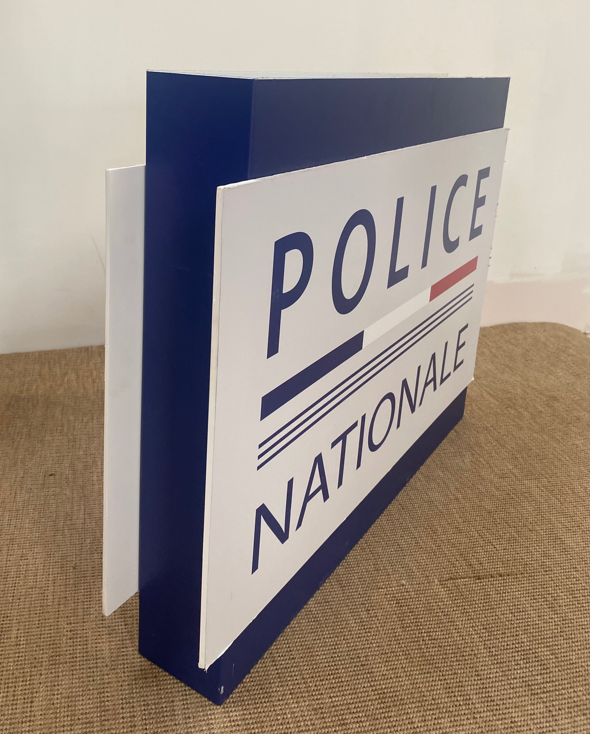 Police - Enseigne