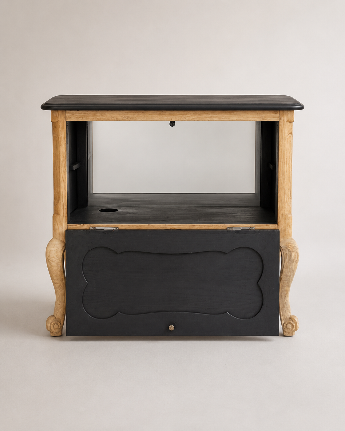 Meuble bar ancien en bois massif