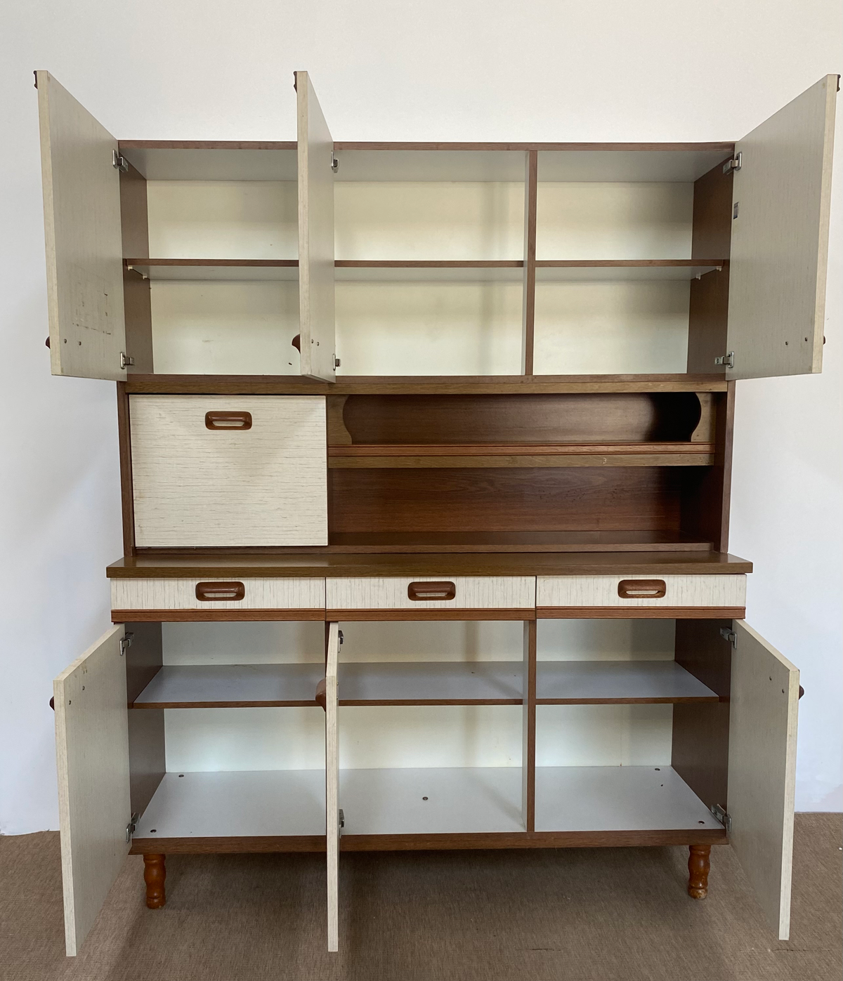 Buffet vaisselier de cuisine blanc et marron
