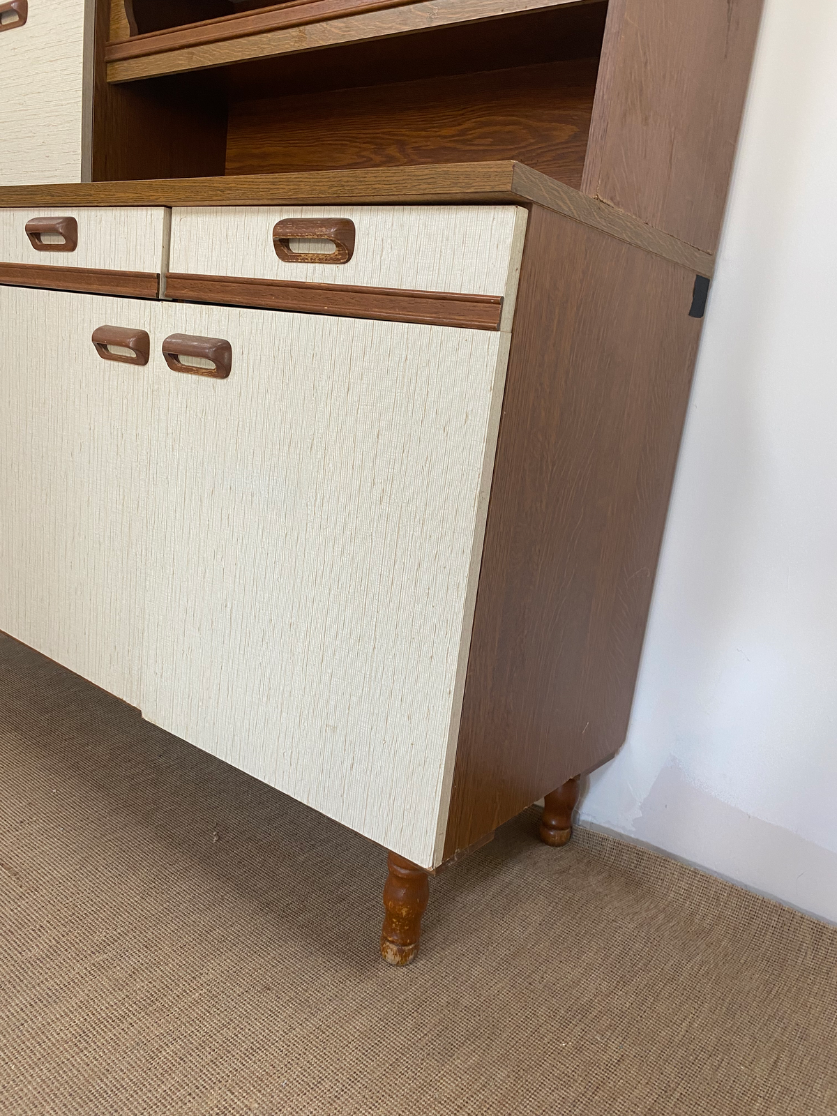 Buffet vaisselier de cuisine blanc et marron